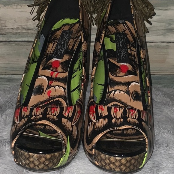 Iron Fist Heels - Picture 2 of 10